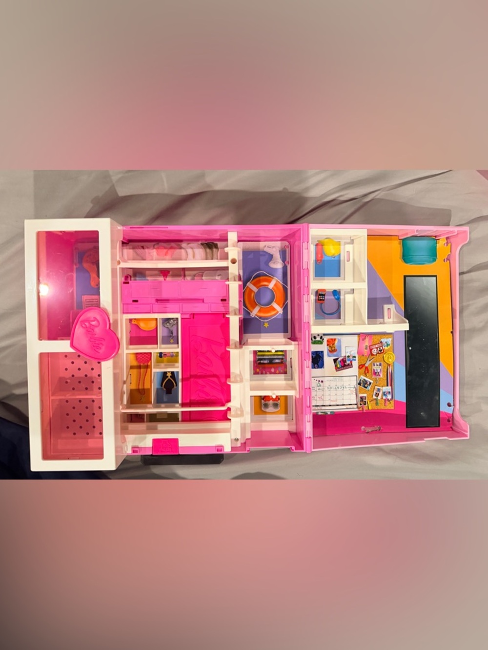 Barbie Play closet - Picture 3 of 3